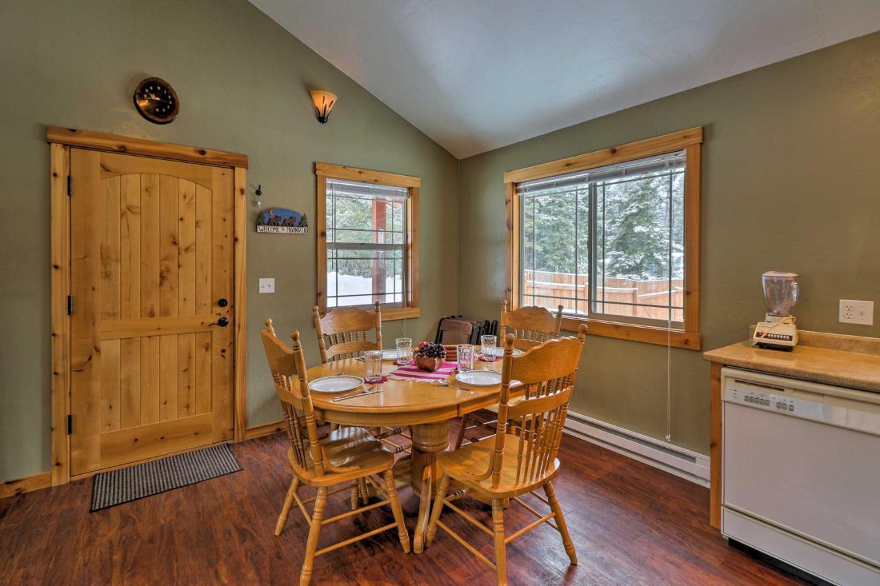 Hungry Horse Cabin Deck, Fire Pit, Near Glacier! المظهر الخارجي الصورة